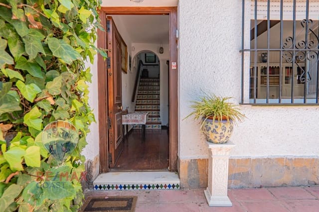 4 soverom Hus til salgs i El Palo, Málaga by - € 796 784 (Ref: 9110447)