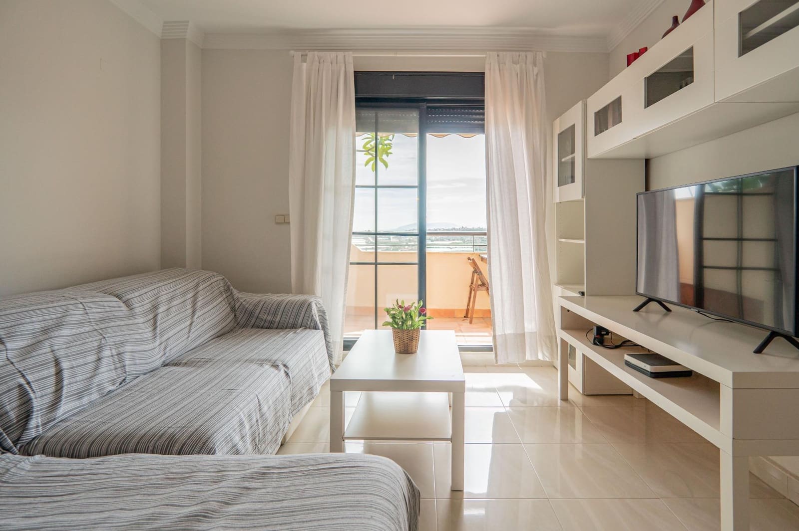 2 sypialnia Penthouse do wynajęcia w Almayate z basenem garażem - 950 € (Ref: 9116256)