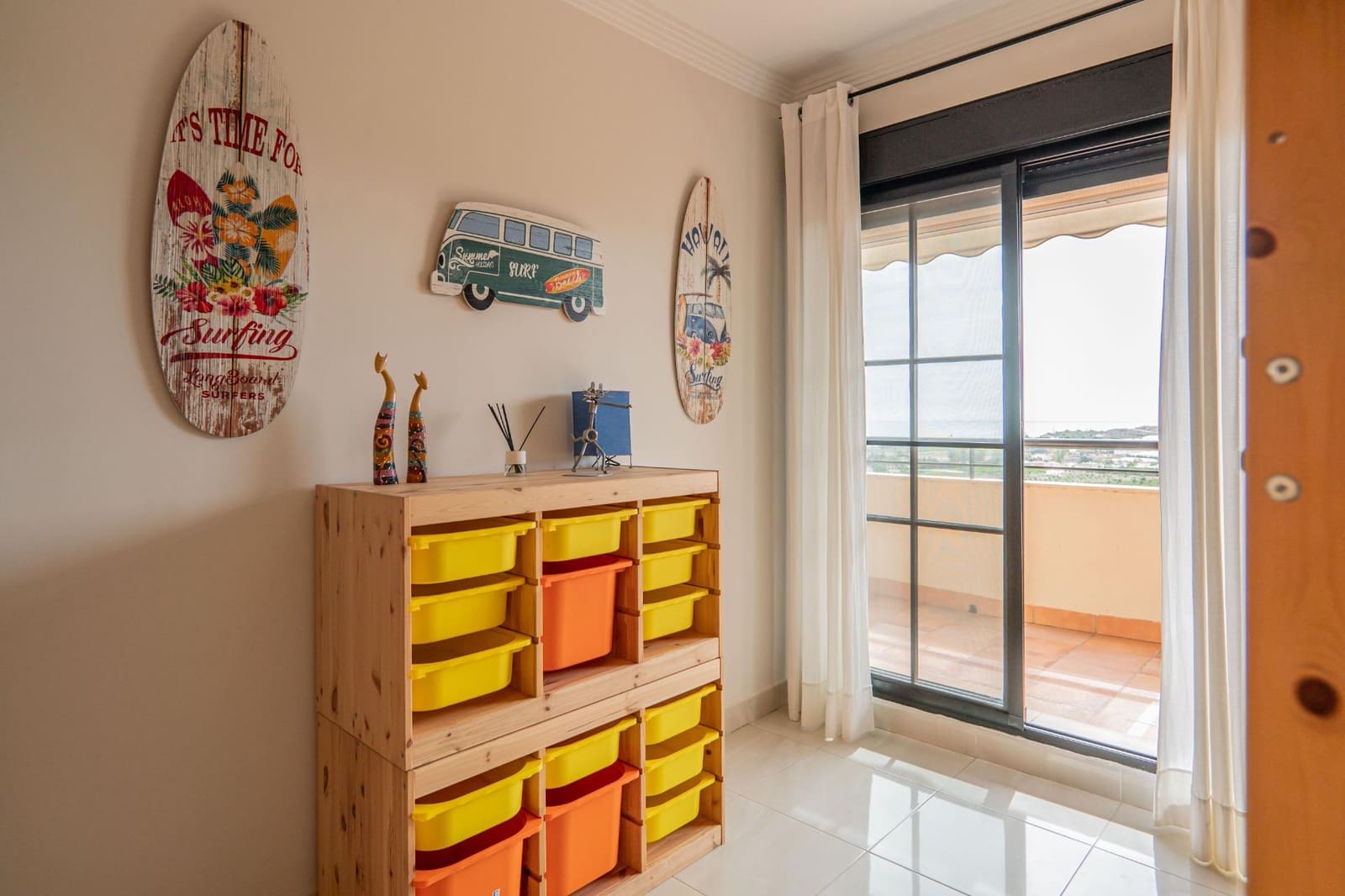 2 sypialnia Penthouse do wynajęcia w Almayate z basenem garażem - 950 € (Ref: 9116256)