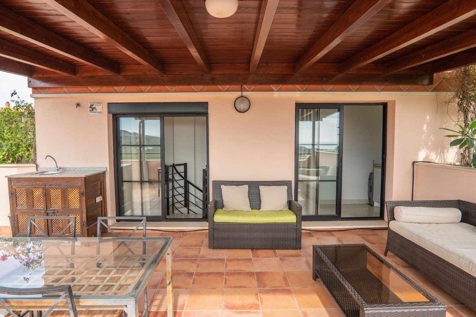 2 sypialnia Penthouse do wynajęcia w Almayate z basenem garażem - 950 € (Ref: 9116256)