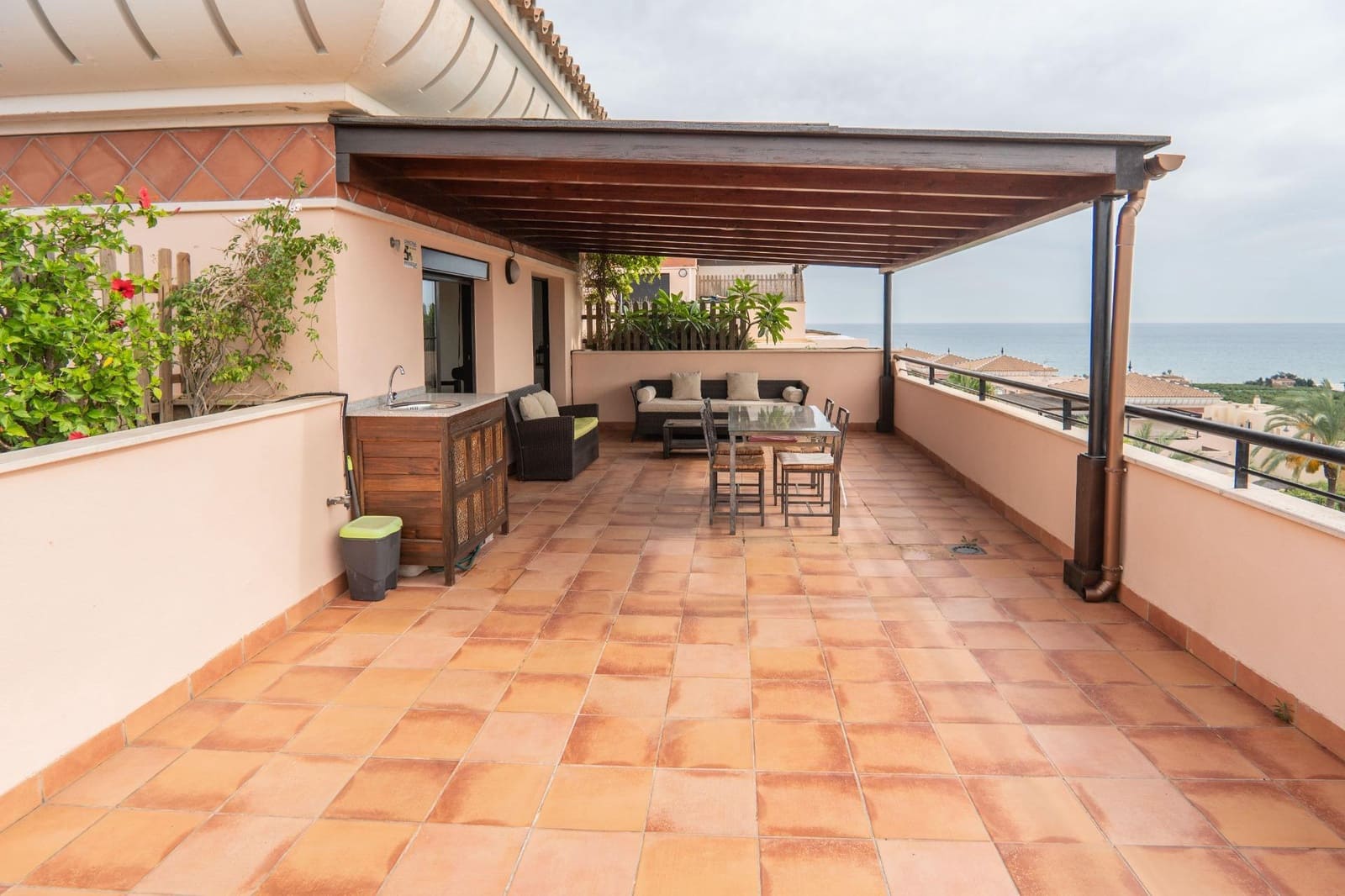 2 sypialnia Penthouse do wynajęcia w Almayate z basenem garażem - 950 € (Ref: 9116256)
