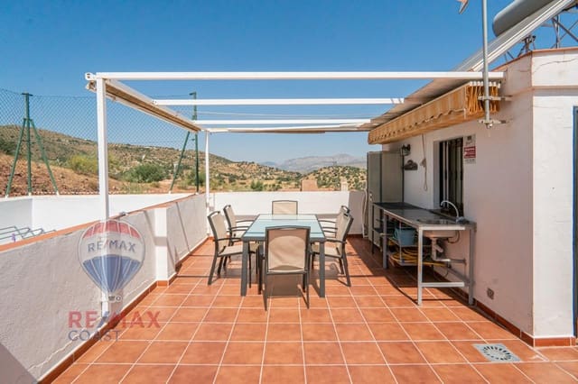 4 slaapkamer Villa te koop in Casabermeja met garage - € 675.000 (Ref: 9126858)