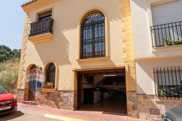 4 soverom Villa til salgs i Casabermeja med garasje - € 675 000 (Ref: 9126858)