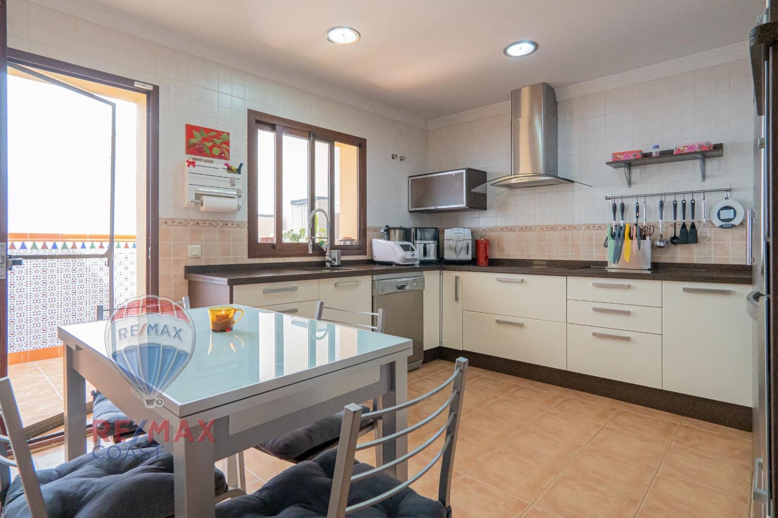 4 bedroom Villa for sale in Casabermeja with garage - € 659,000 (Ref: 9126858)