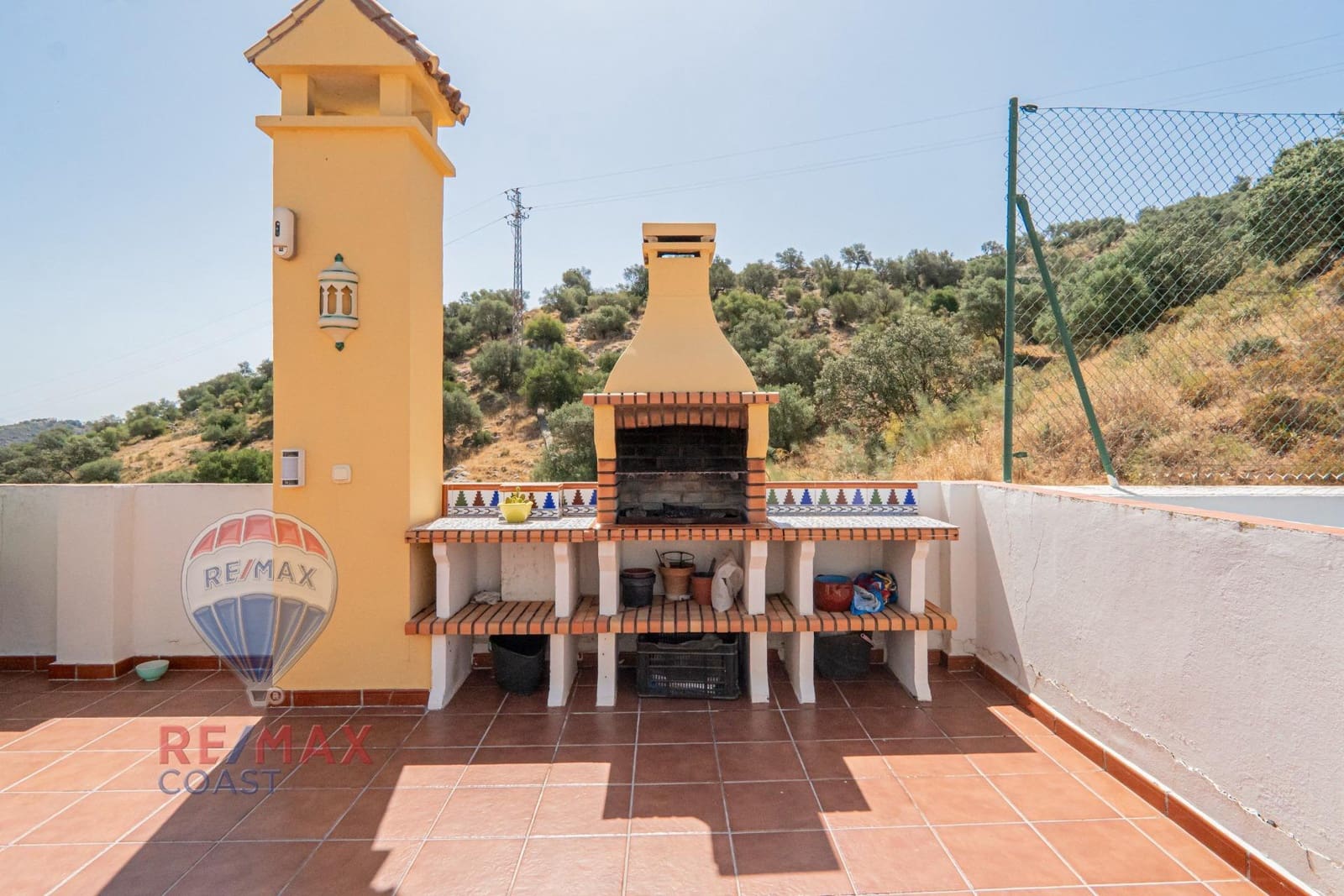 4 bedroom Villa for sale in Casabermeja with garage - € 659,000 (Ref: 9126858)