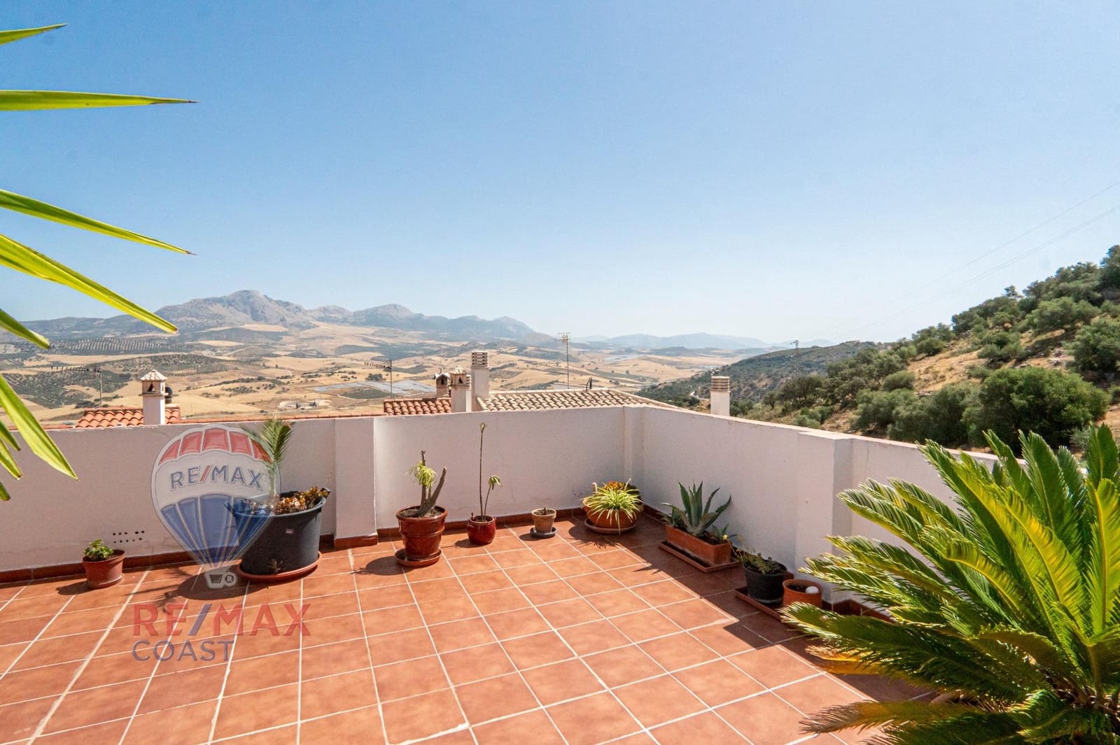 4 bedroom Villa for sale in Casabermeja with garage - € 659,000 (Ref: 9126858)