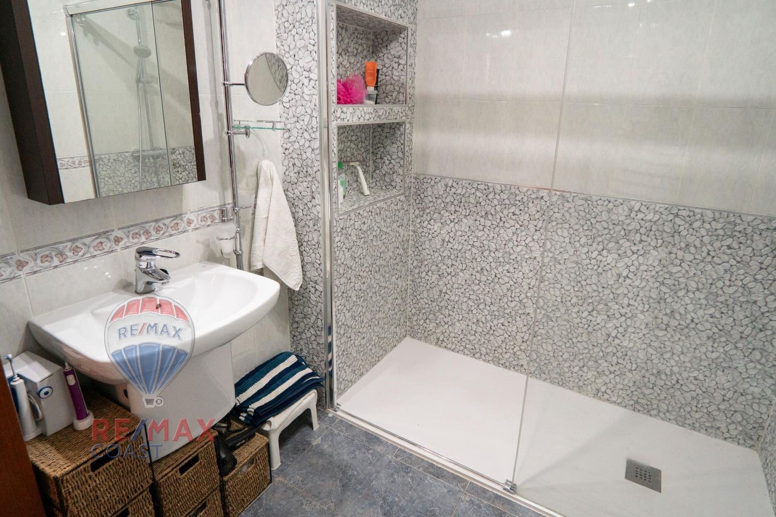 4 bedroom Villa for sale in Casabermeja with garage - € 659,000 (Ref: 9126858)