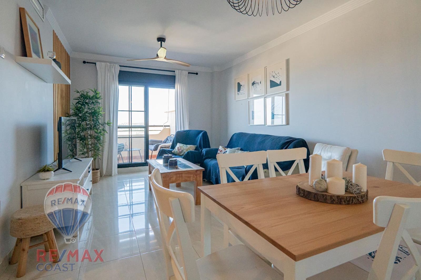 2 bedroom Penthouse for rent in Almayate with pool garage - € 950 (Ref: 9130366)