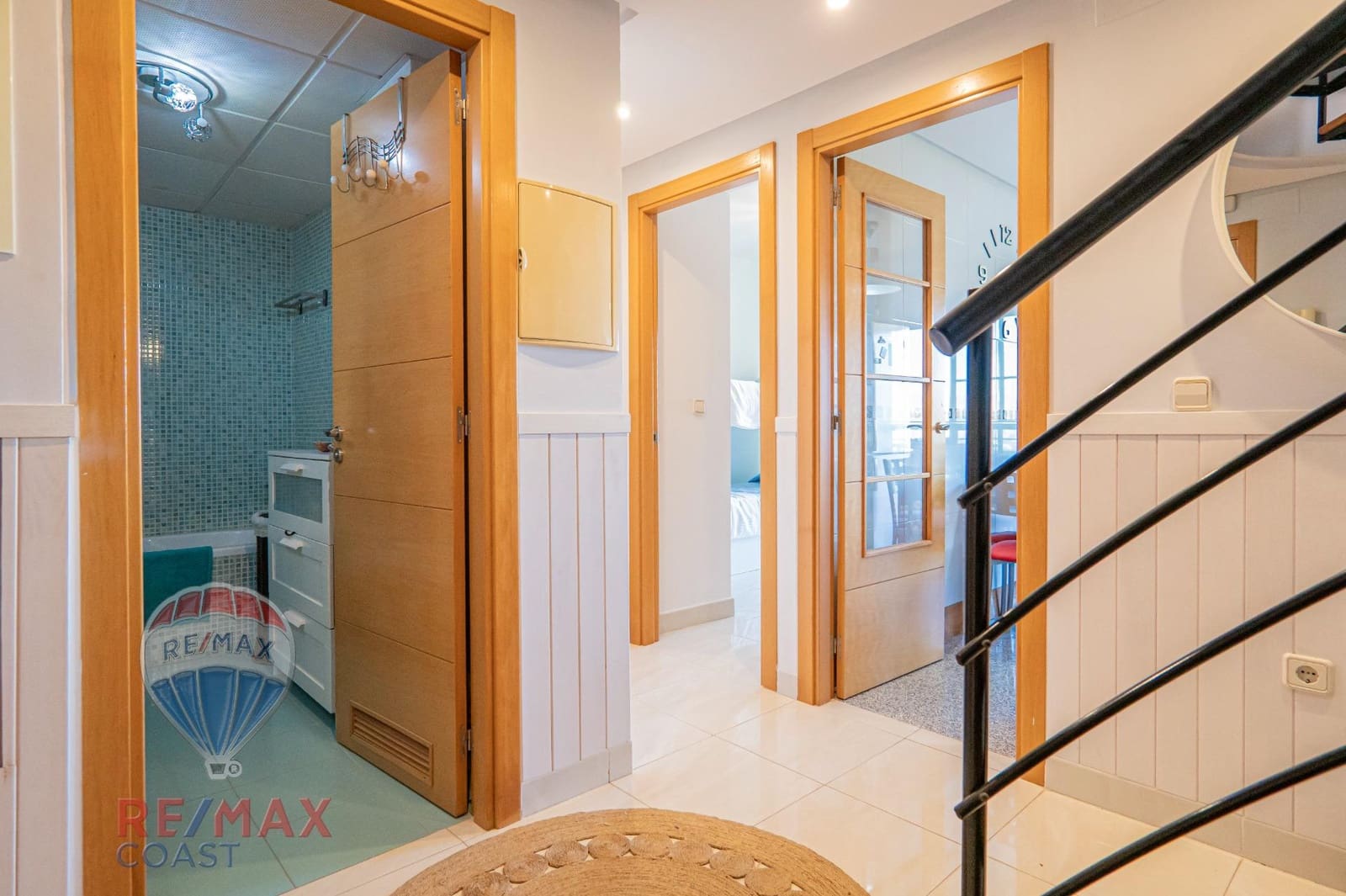 2 bedroom Penthouse for rent in Almayate with pool garage - € 950 (Ref: 9130366)