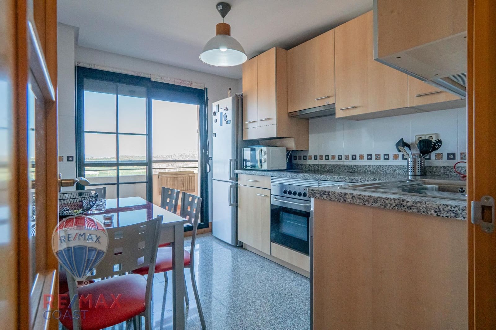 2 bedroom Penthouse for rent in Almayate with pool garage - € 950 (Ref: 9130366)