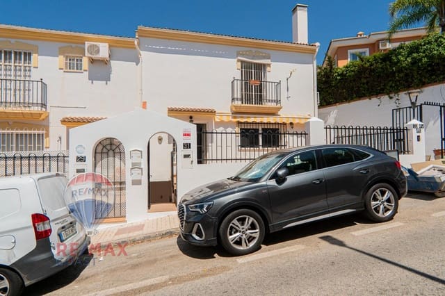 3 soveværelse Semi-Rækkehus til salg i Málaga by - € 490.000 (Ref: 9137284)