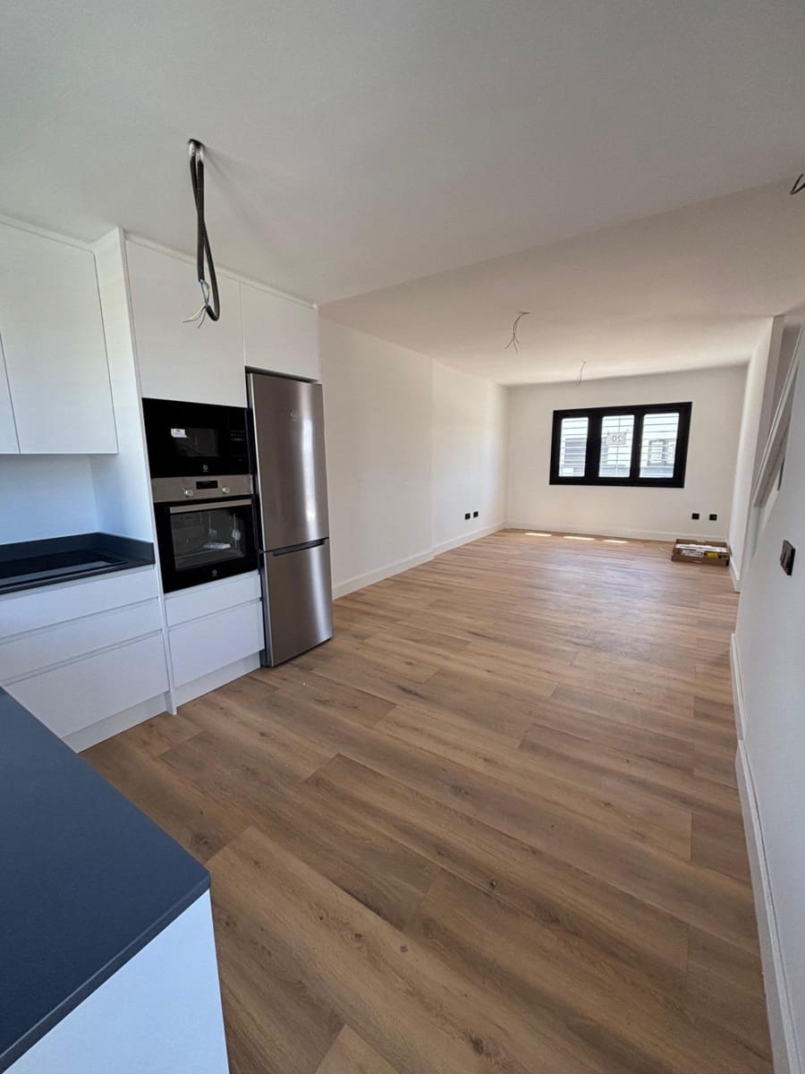 3 sovrum Radhus att hyra i Cartama med pool garage - 1 600 € (Ref: 9154242)