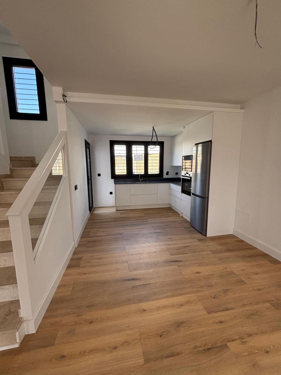 3 sovrum Radhus att hyra i Cartama med pool garage - 1 600 € (Ref: 9154242)