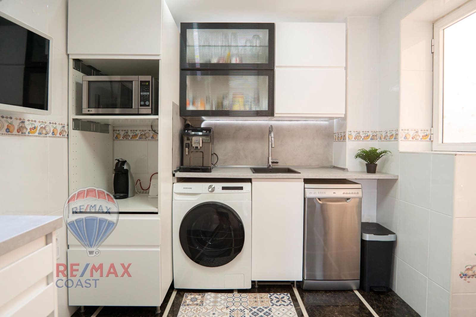 3 soveværelse Lejlighed til salg i Malaga by med swimmingpool garage - € 419.000 (Ref: 9165905)