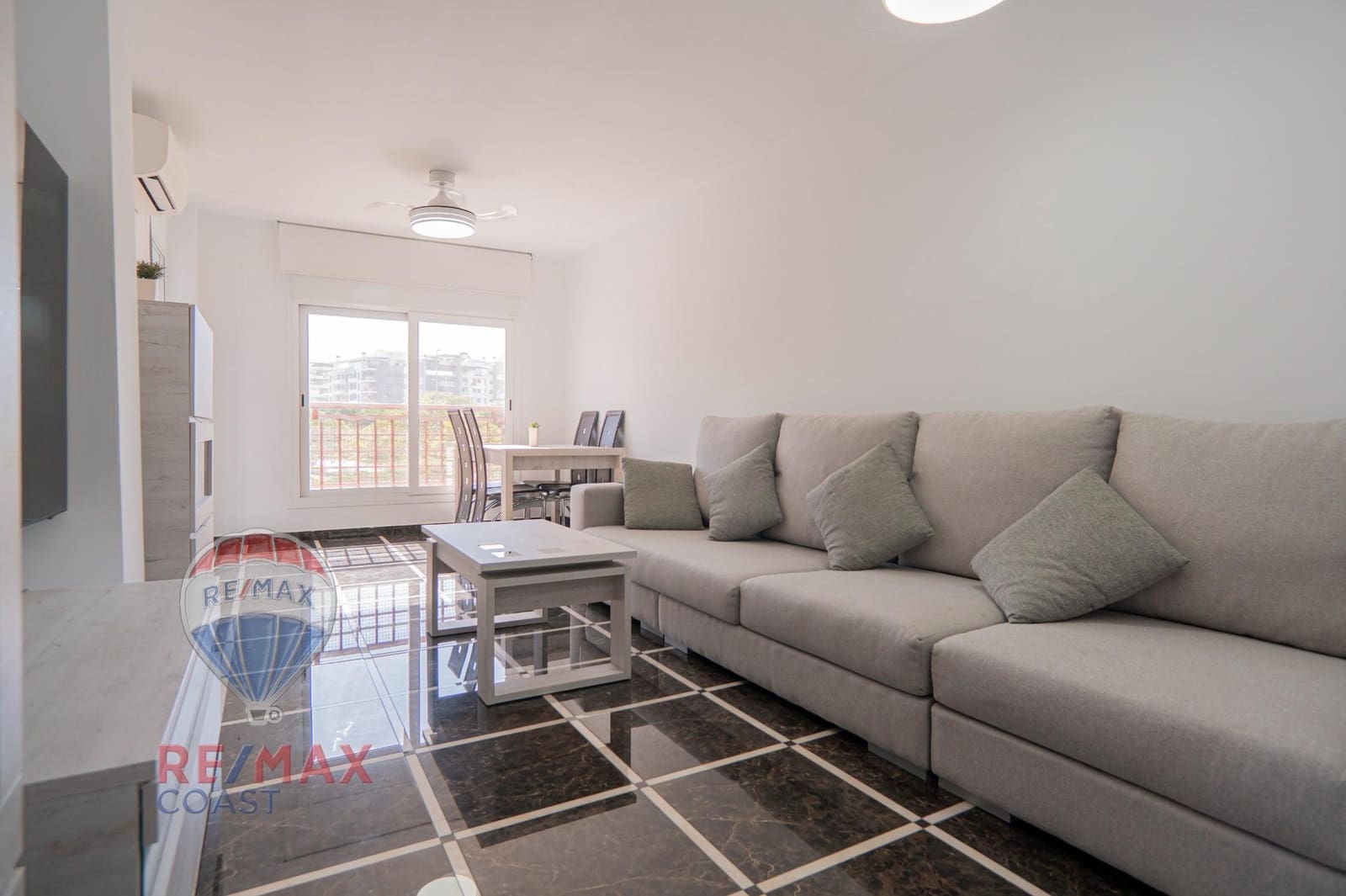 3 soveværelse Lejlighed til salg i Malaga by med swimmingpool garage - € 419.000 (Ref: 9165905)