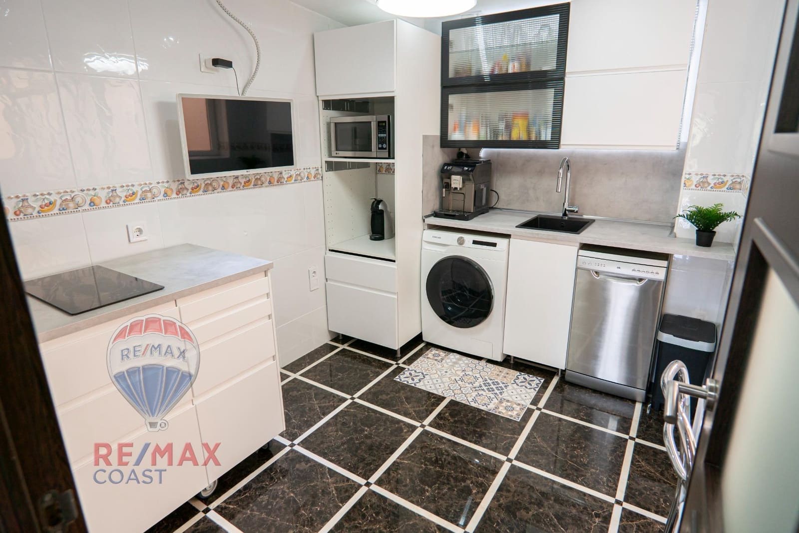 3 soveværelse Lejlighed til salg i Malaga by med swimmingpool garage - € 419.000 (Ref: 9165905)