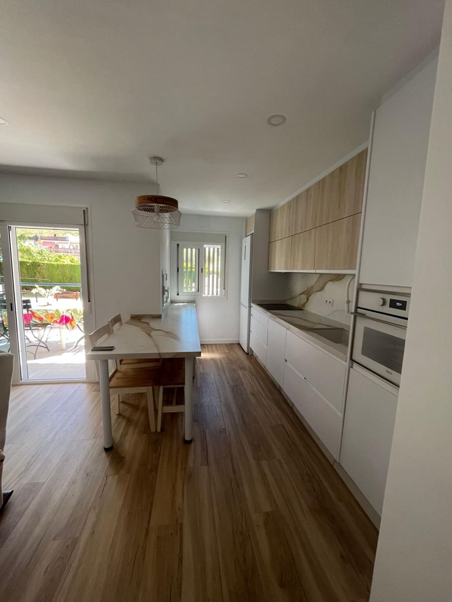 3 soveværelse Lejlighed til leje i Rincon de la Victoria med swimmingpool - € 1.150 (Ref: 9188583)