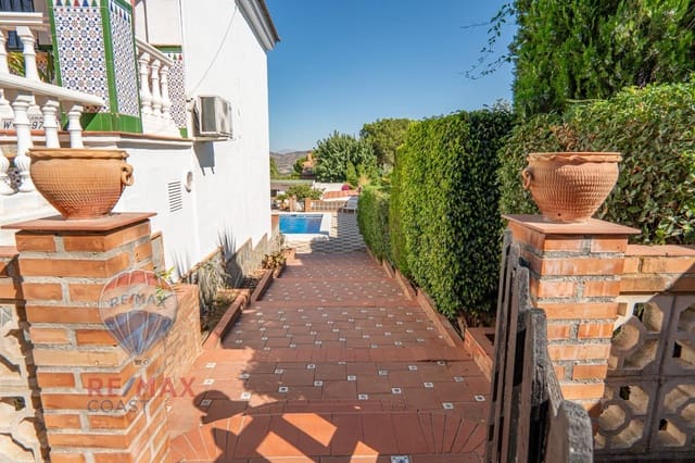 5 soveværelse Villa til salg i Pinos de Alhaurin, Alhaurín de la Torre med swimmingpool - € 580.000 (Ref: 9217610)