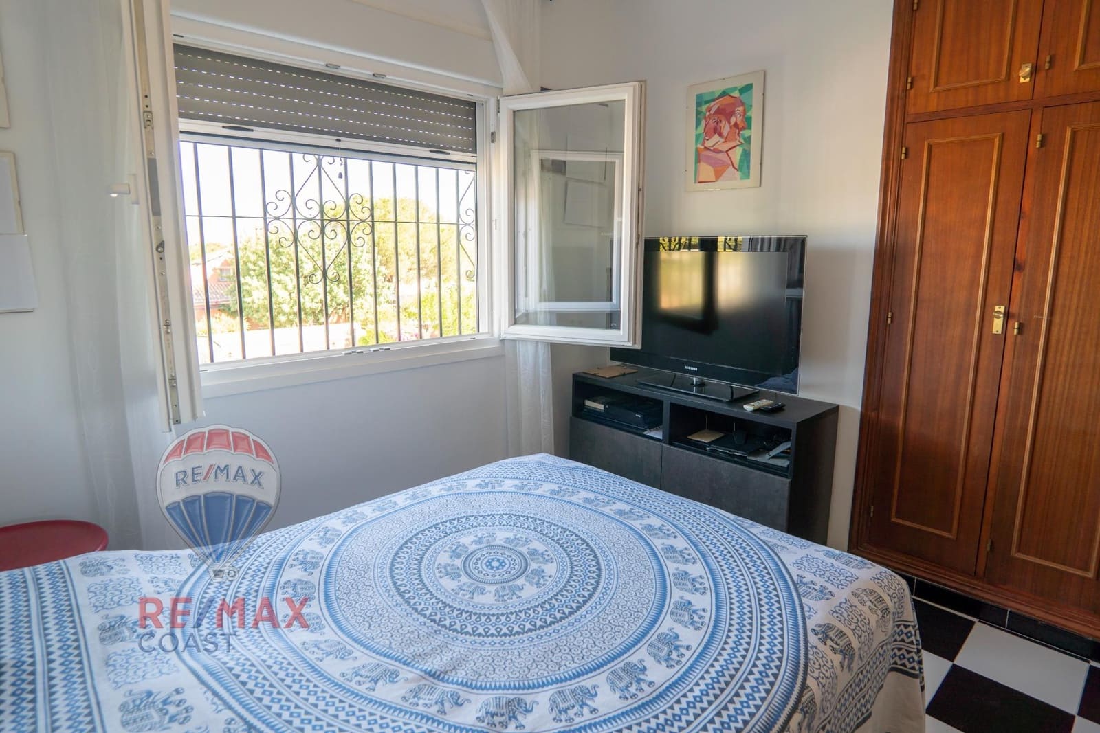 5 bedroom Villa for sale in Pinos de Alhaurin with pool - € 580,000 (Ref: 9217610)