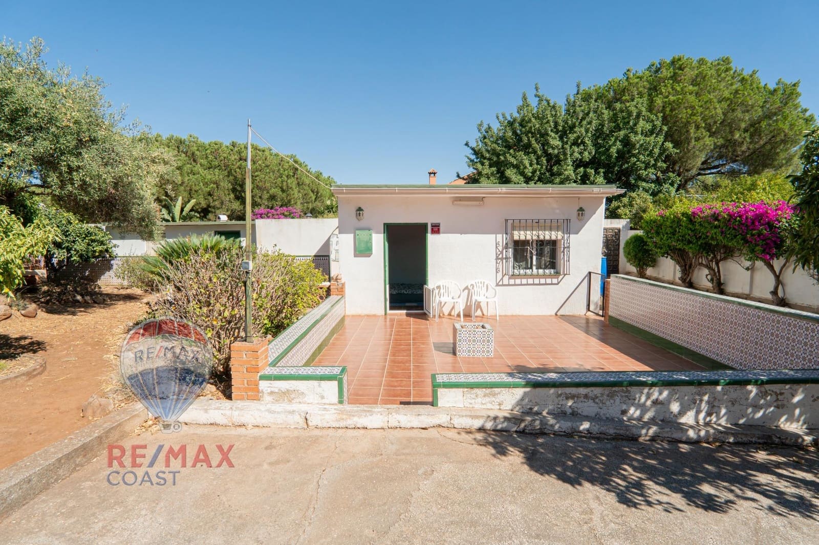 5 bedroom Villa for sale in Pinos de Alhaurin with pool - € 580,000 (Ref: 9217610)