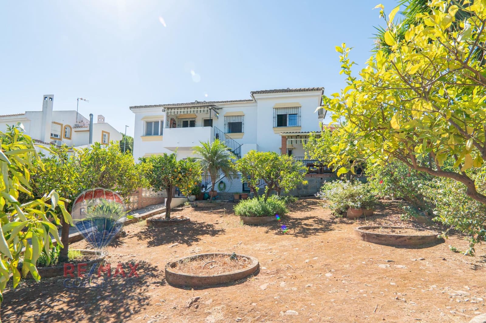 5 bedroom Villa for sale in Pinos de Alhaurin with pool - € 580,000 (Ref: 9217610)