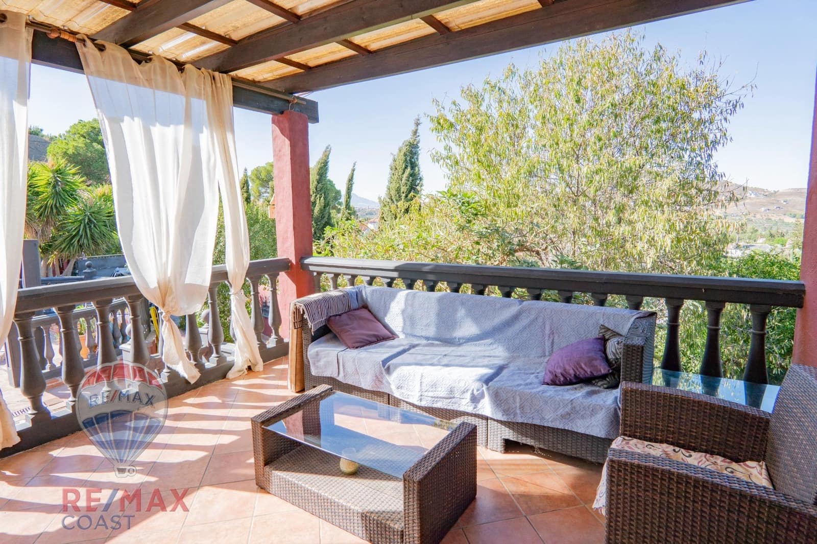 3 soveværelse Villa til salg i Coin med swimmingpool garage - € 478.000 (Ref: 9220131)