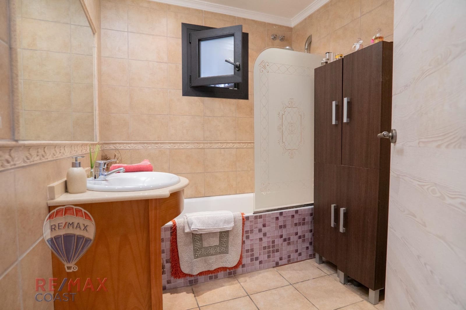 3 soveværelse Villa til salg i Coin med swimmingpool garage - € 478.000 (Ref: 9220131)