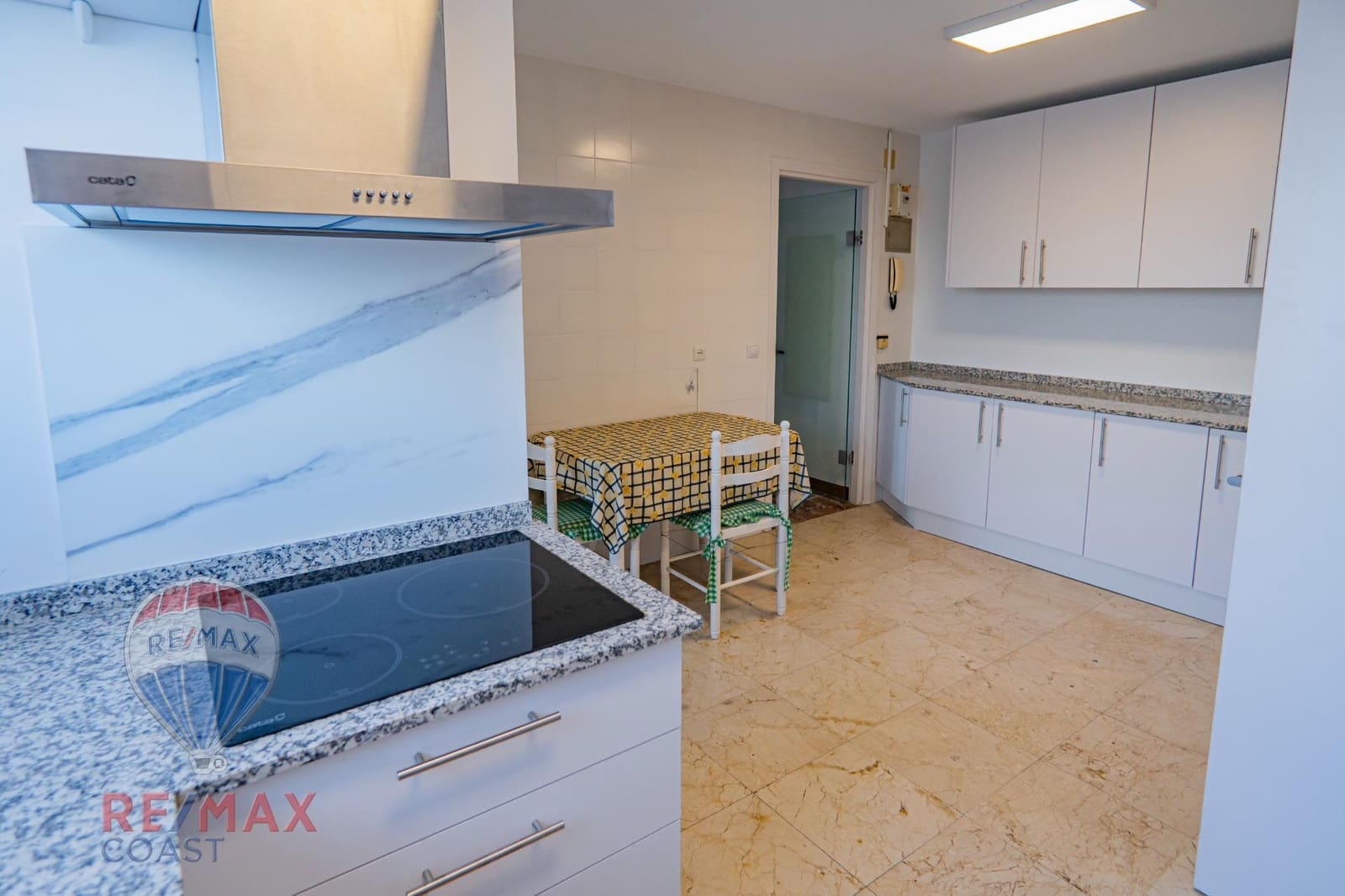 4 makuuhuone Asunto vuokrattavana paikassa Malaga kaupunki - 2 200 € (Ref: 9262744)