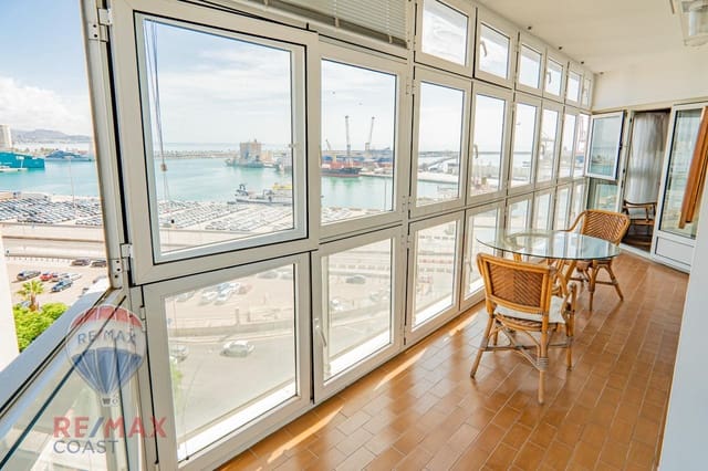 4 soveværelse Lejlighed til leje i Málaga by - € 2.200 (Ref: 9262744)