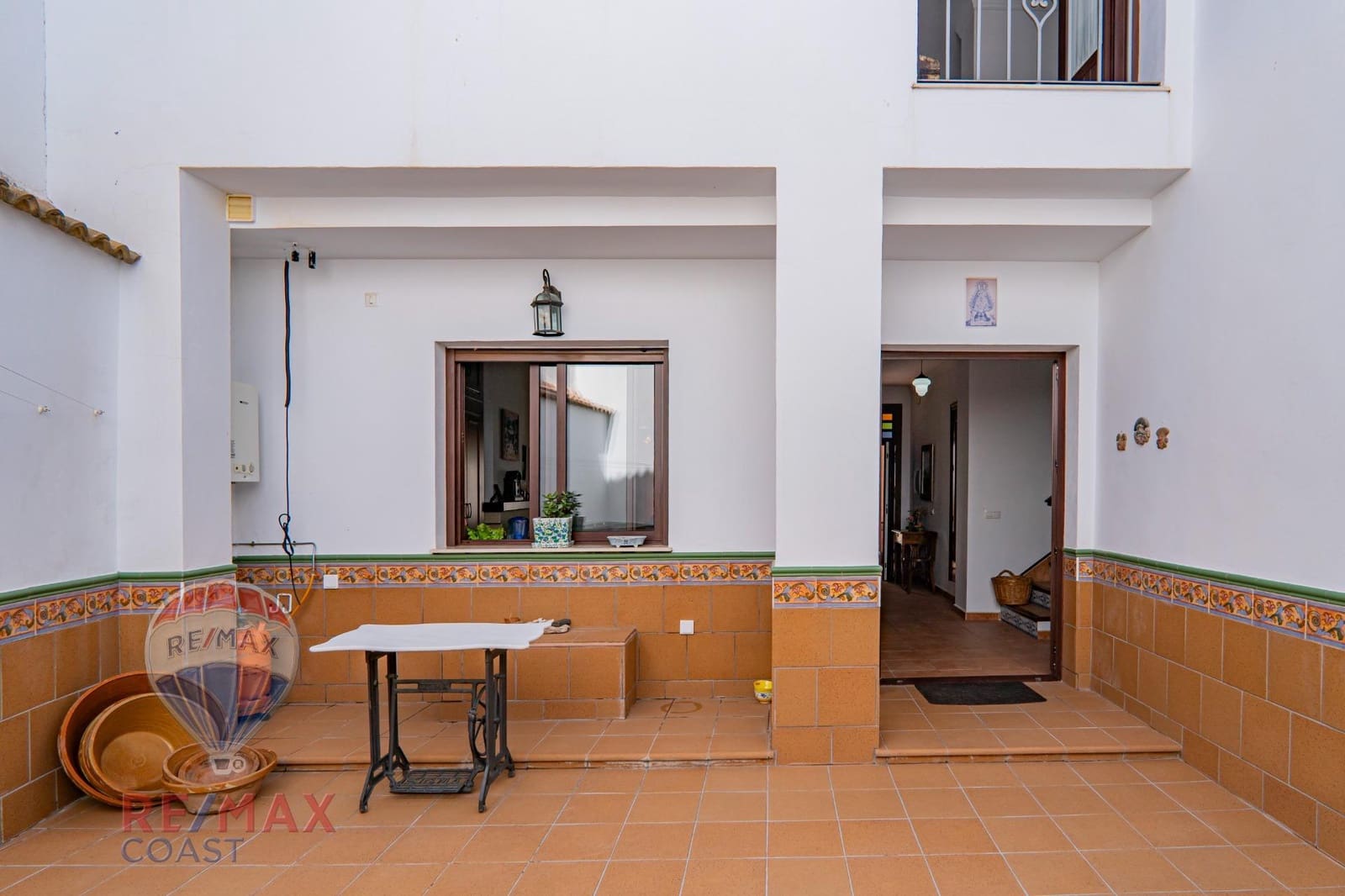 5 slaapkamer Huis te koop in Serrato met garage - € 222.900 (Ref: 9265433)