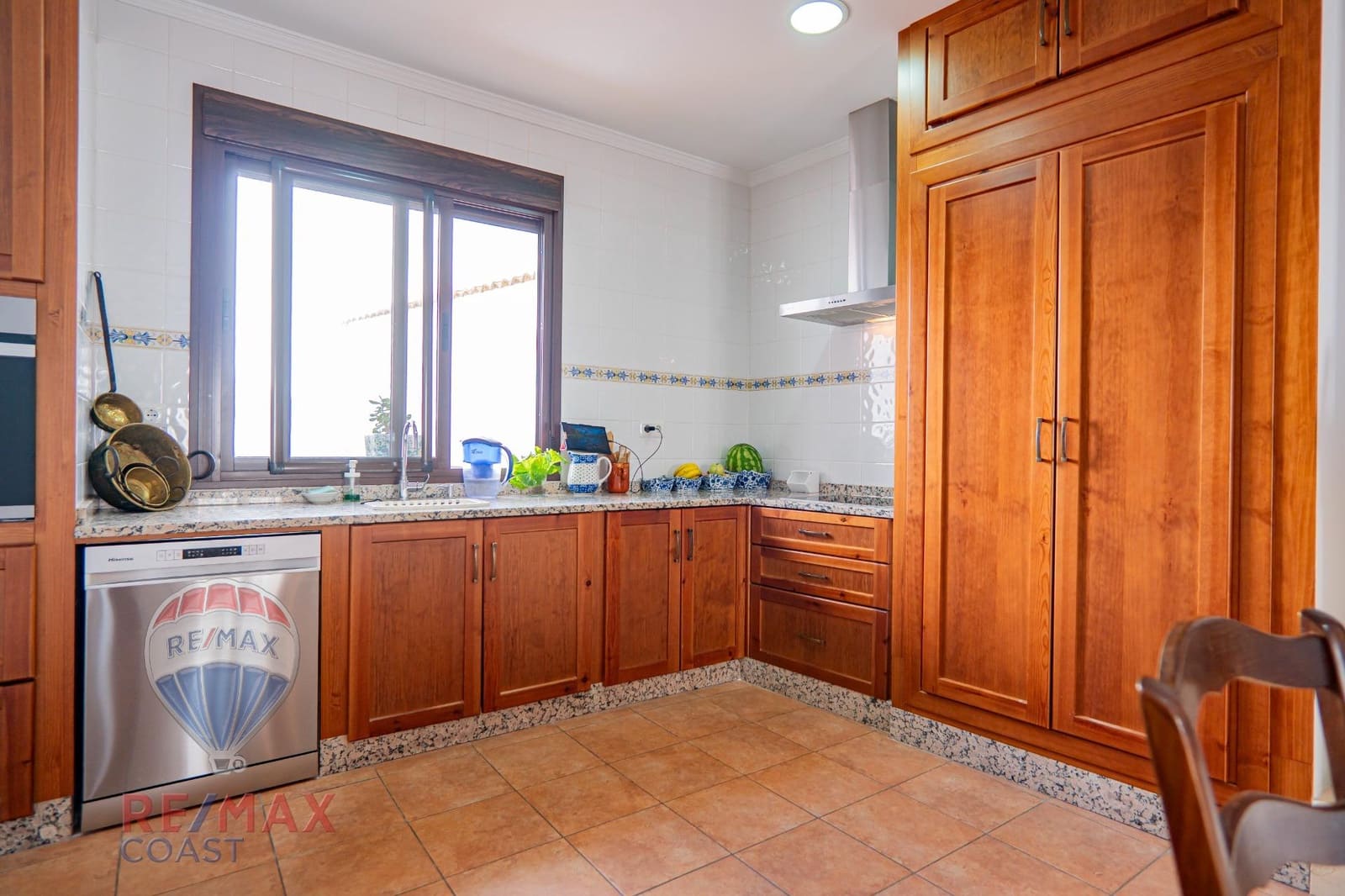 5 slaapkamer Huis te koop in Serrato met garage - € 222.900 (Ref: 9265433)