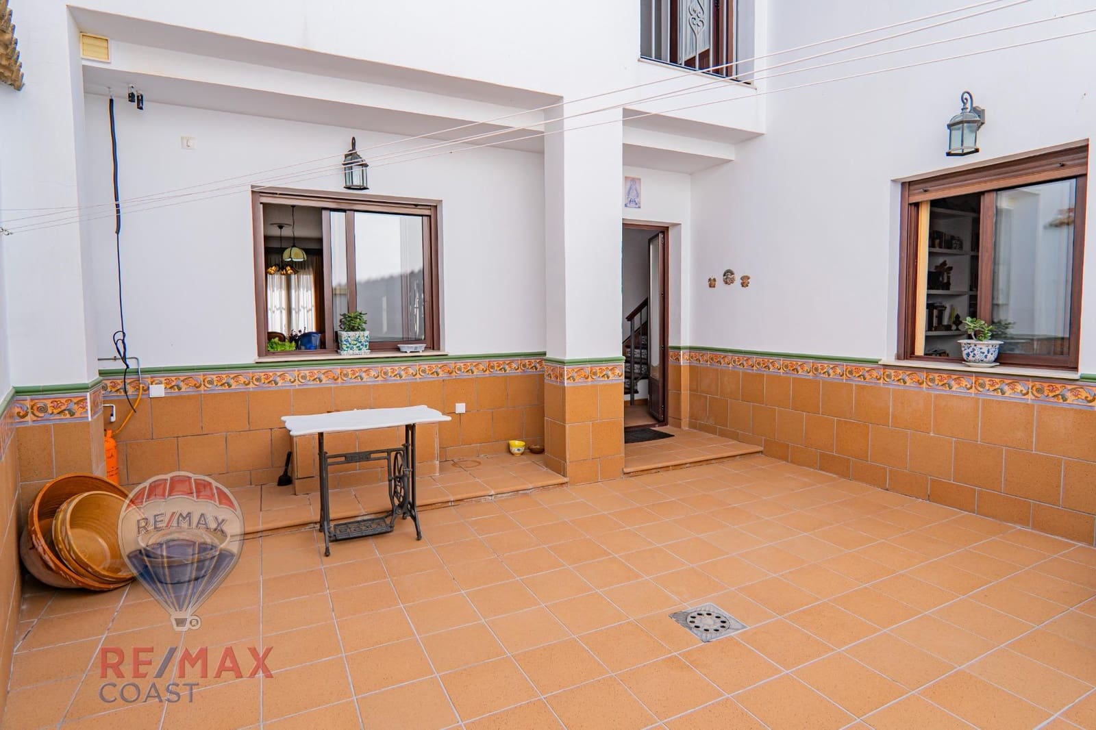 5 slaapkamer Huis te koop in Serrato met garage - € 222.900 (Ref: 9265433)