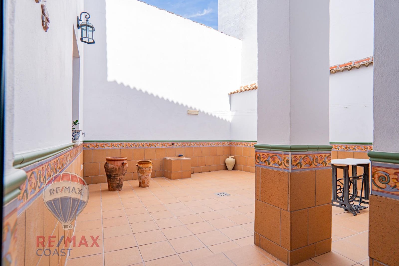 5 slaapkamer Huis te koop in Serrato met garage - € 222.900 (Ref: 9265433)