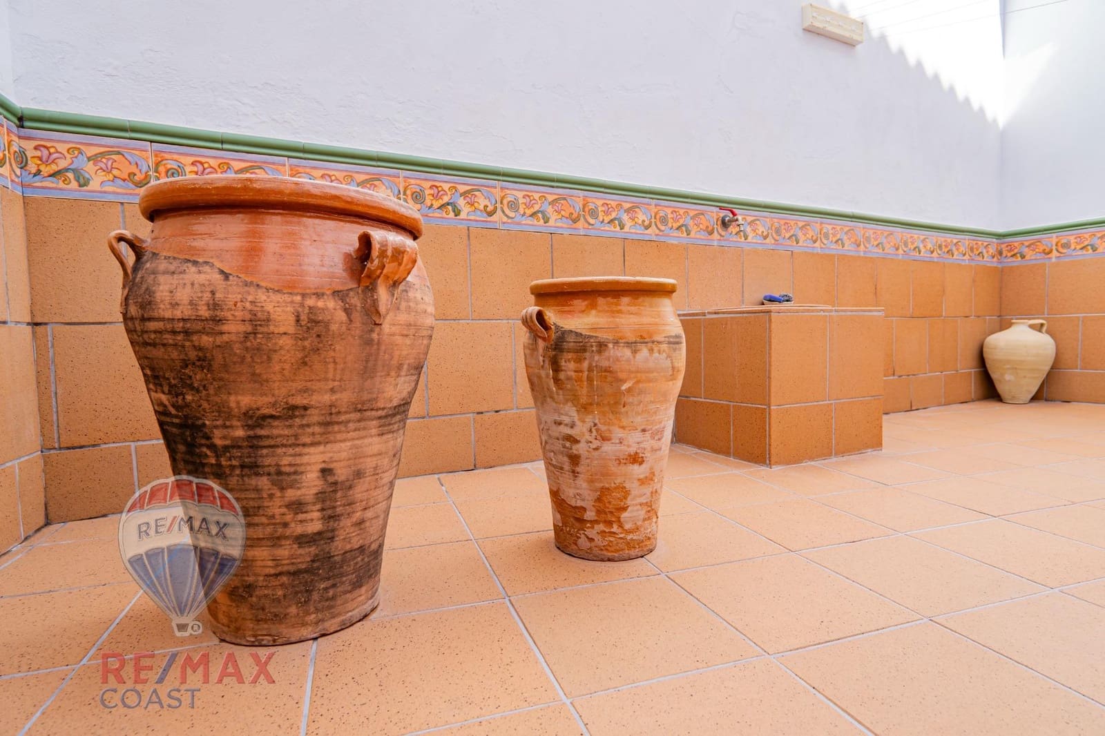 5 slaapkamer Huis te koop in Serrato met garage - € 222.900 (Ref: 9265433)