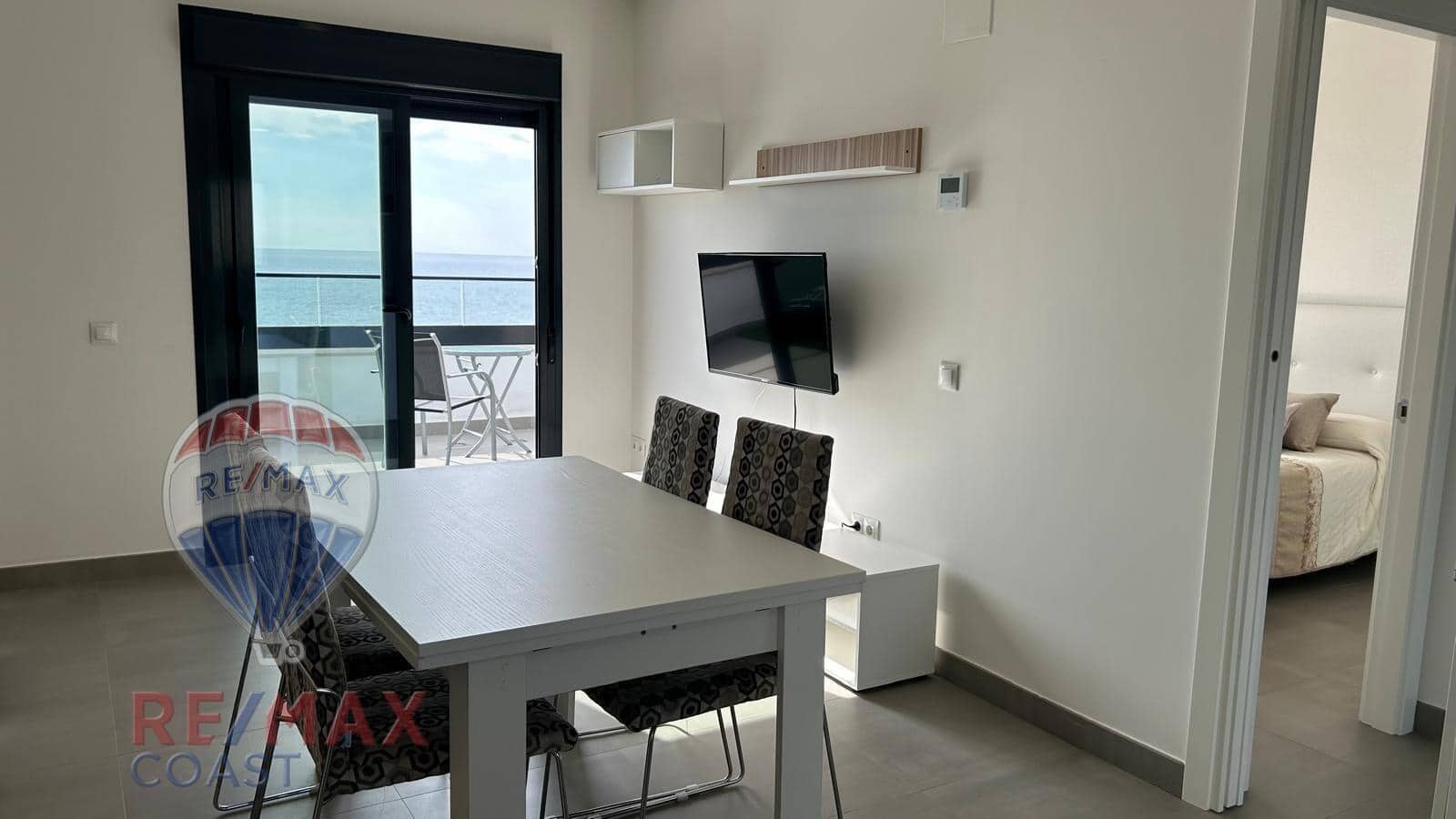 1 soverom Penthouse til salgs i Caleta de Velez med svømmebasseng garasje - € 380 000 (Ref: 9272752)