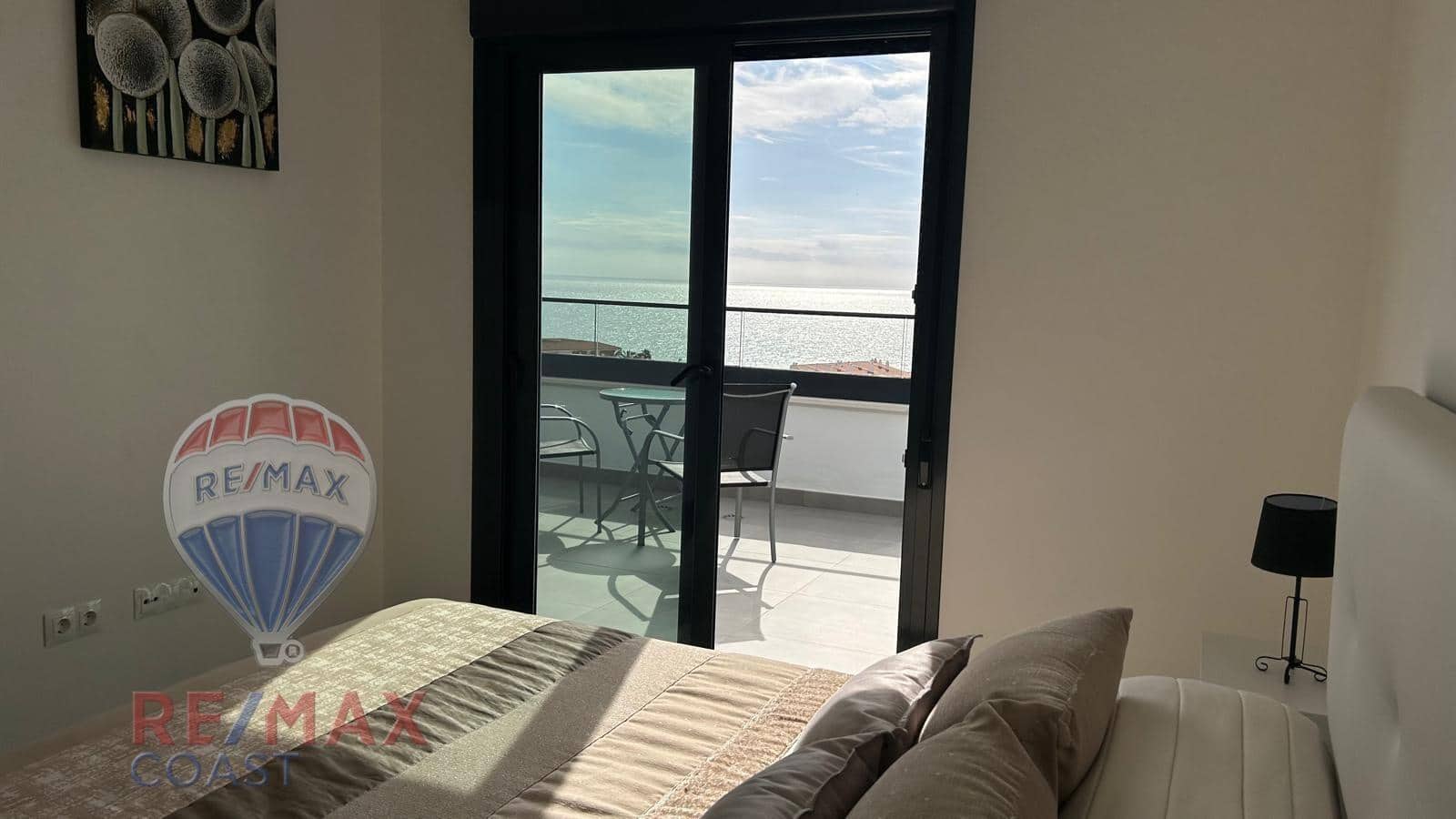 1 soverom Penthouse til salgs i Caleta de Velez med svømmebasseng garasje - € 380 000 (Ref: 9272752)