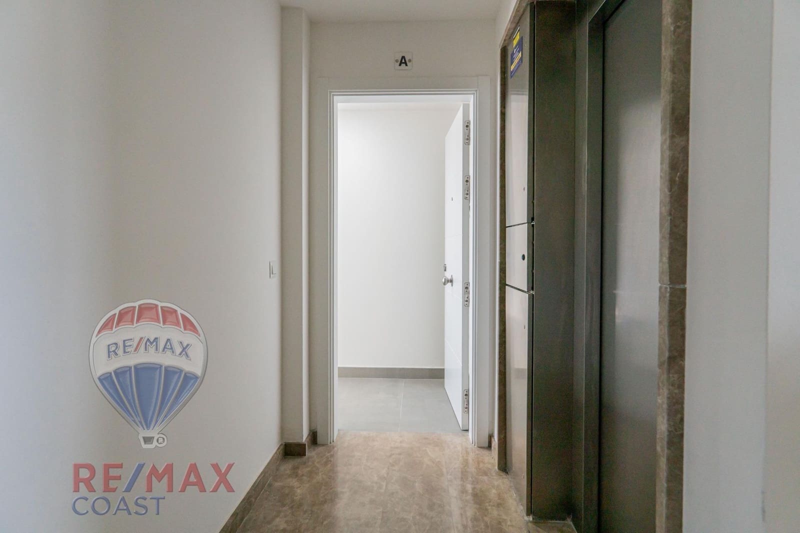 1 soverom Penthouse til salgs i Caleta de Velez med svømmebasseng garasje - € 380 000 (Ref: 9272752)