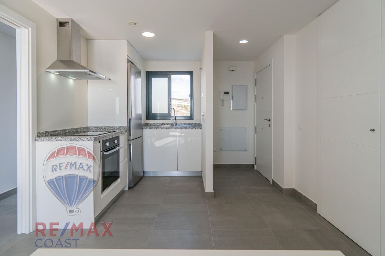 1 soverom Penthouse til salgs i Caleta de Velez med svømmebasseng garasje - € 380 000 (Ref: 9272752)