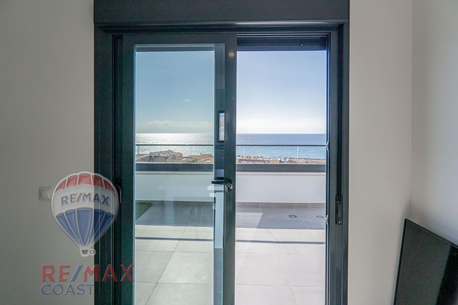 1 soverom Penthouse til salgs i Caleta de Velez med svømmebasseng garasje - € 380 000 (Ref: 9272752)