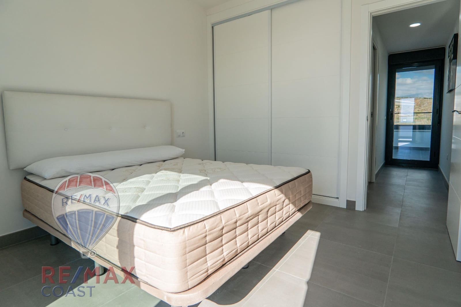 1 soverom Penthouse til salgs i Caleta de Velez med svømmebasseng garasje - € 380 000 (Ref: 9272752)