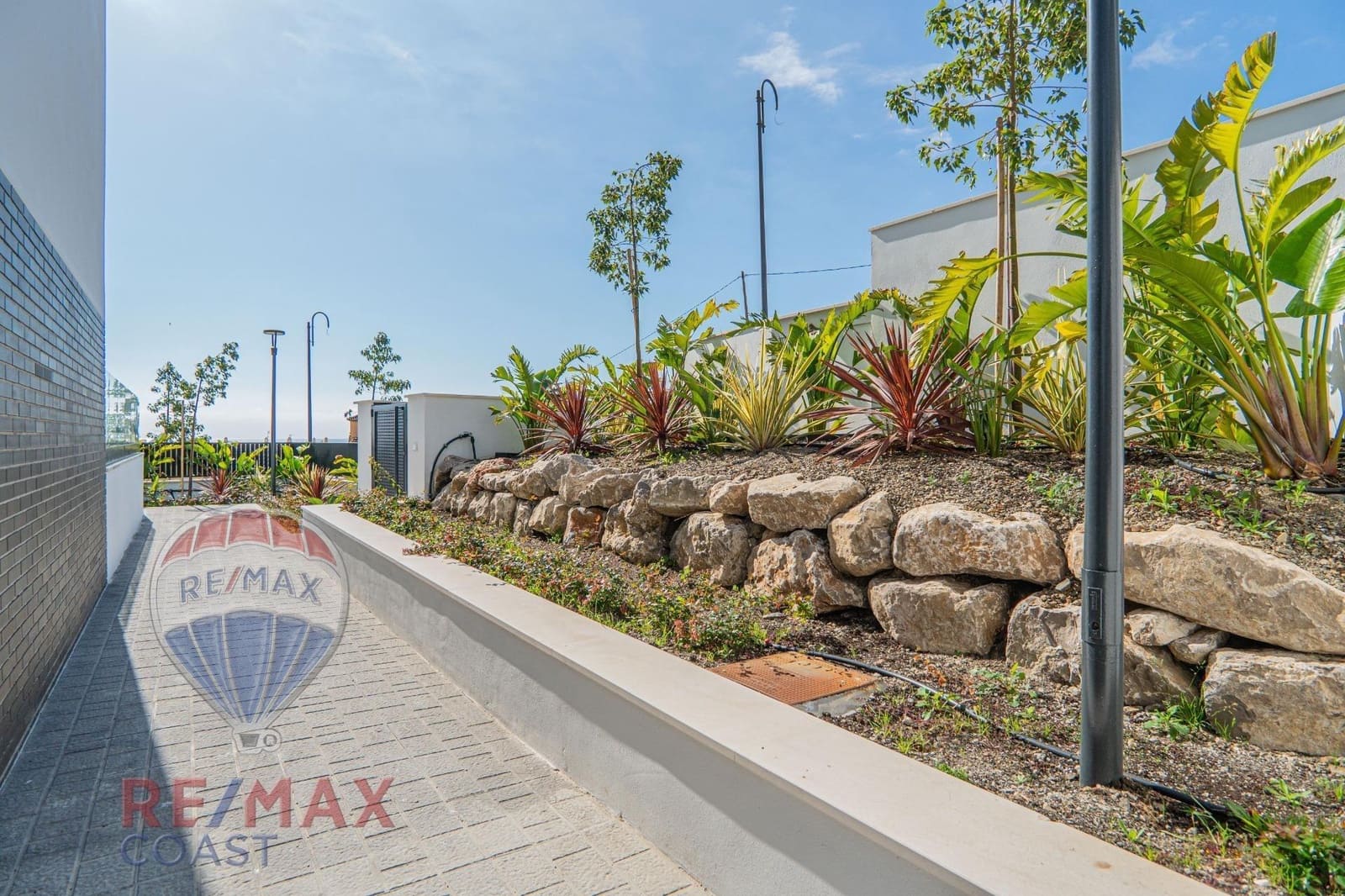 1 soverom Penthouse til salgs i Caleta de Velez med svømmebasseng garasje - € 380 000 (Ref: 9272752)