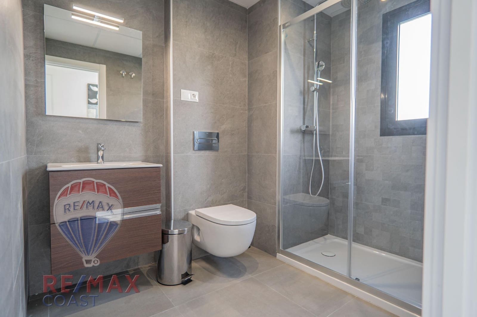 1 soverom Penthouse til salgs i Caleta de Velez med svømmebasseng garasje - € 380 000 (Ref: 9272752)