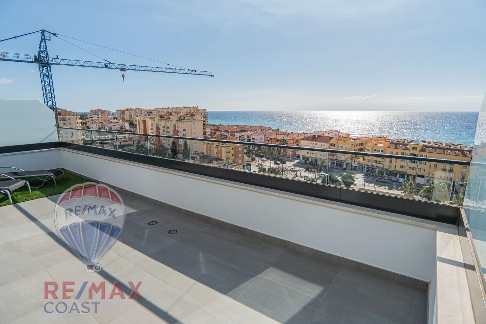 1 soverom Penthouse til salgs i Caleta de Velez med svømmebasseng garasje - € 380 000 (Ref: 9272752)