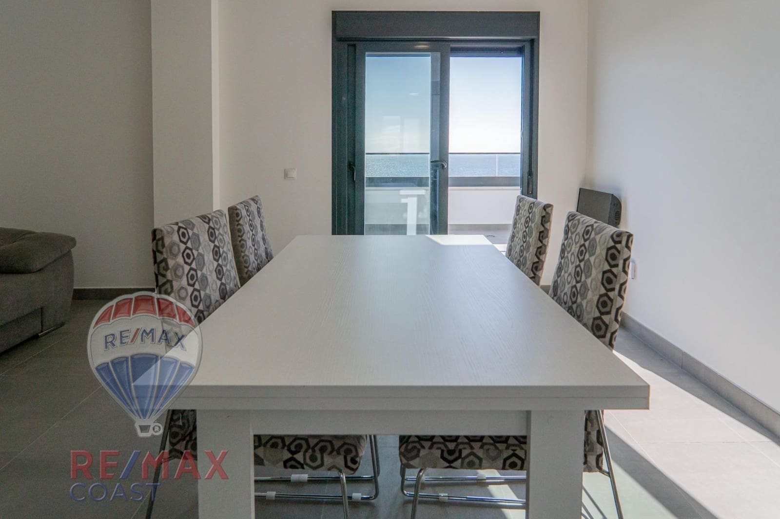 1 soverom Penthouse til salgs i Caleta de Velez med svømmebasseng garasje - € 380 000 (Ref: 9272752)