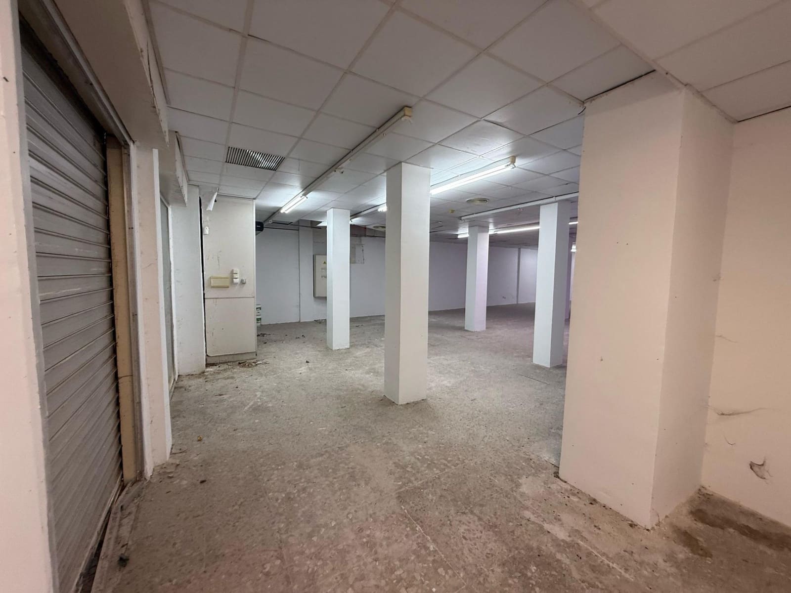 Kommersiell til salgs i Malaga by - € 815 000 (Ref: 9297461)