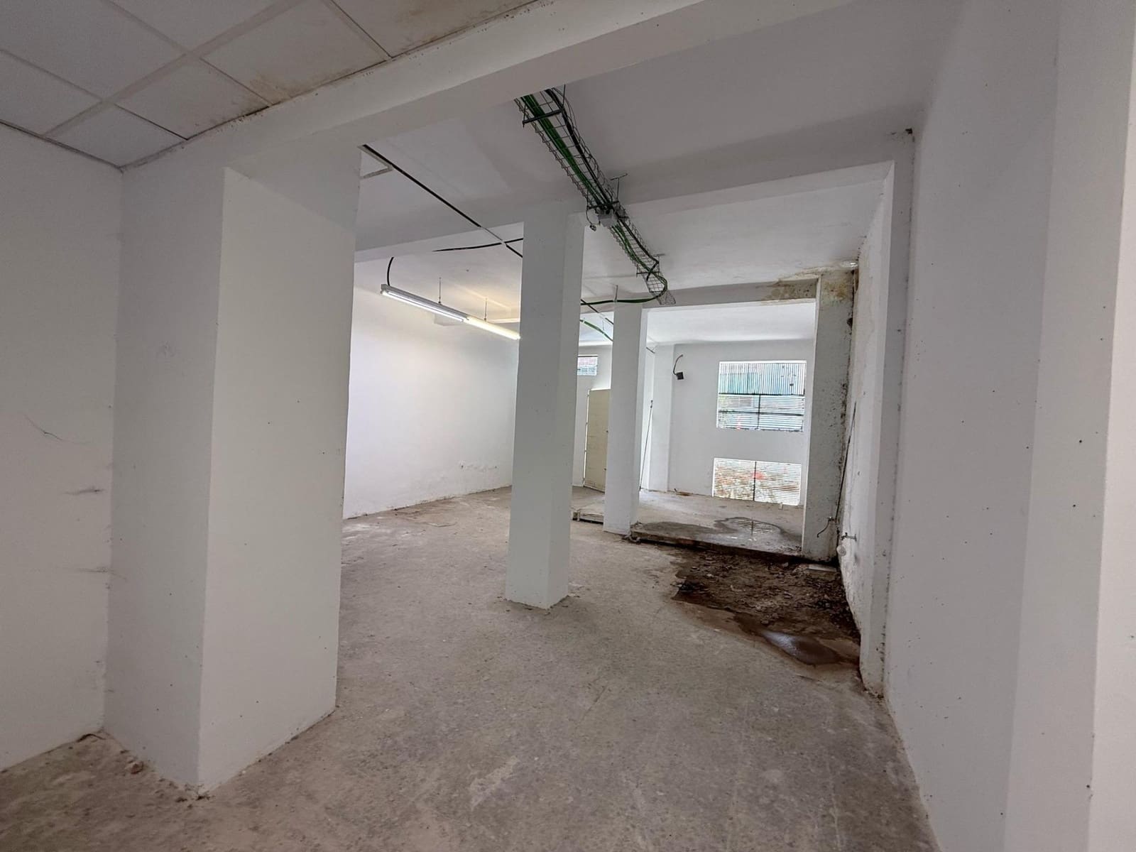 Kommersiell til salgs i Malaga by - € 815 000 (Ref: 9297461)