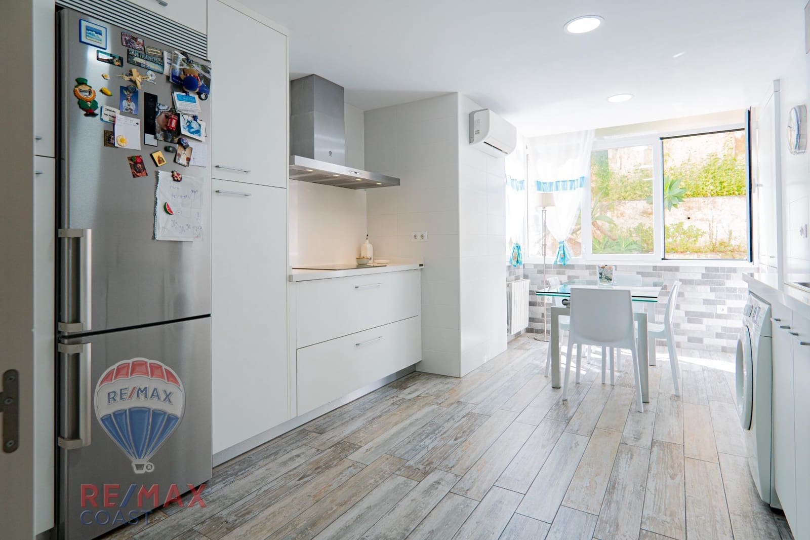 4 bedroom Flat for sale in Malaga city with garage - € 530,000 (Ref: 9338437)