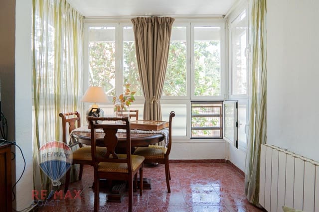 4 bedroom Flat for sale in Málaga city with garage - € 530,000 (Ref: 9338437)