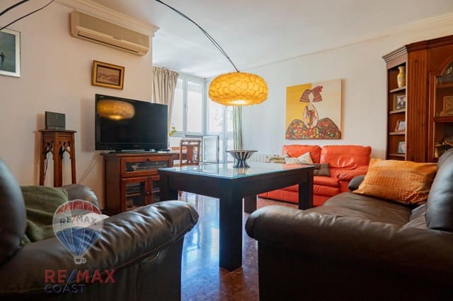4 bedroom Flat for sale in Málaga city with garage - € 530,000 (Ref: 9338437)
