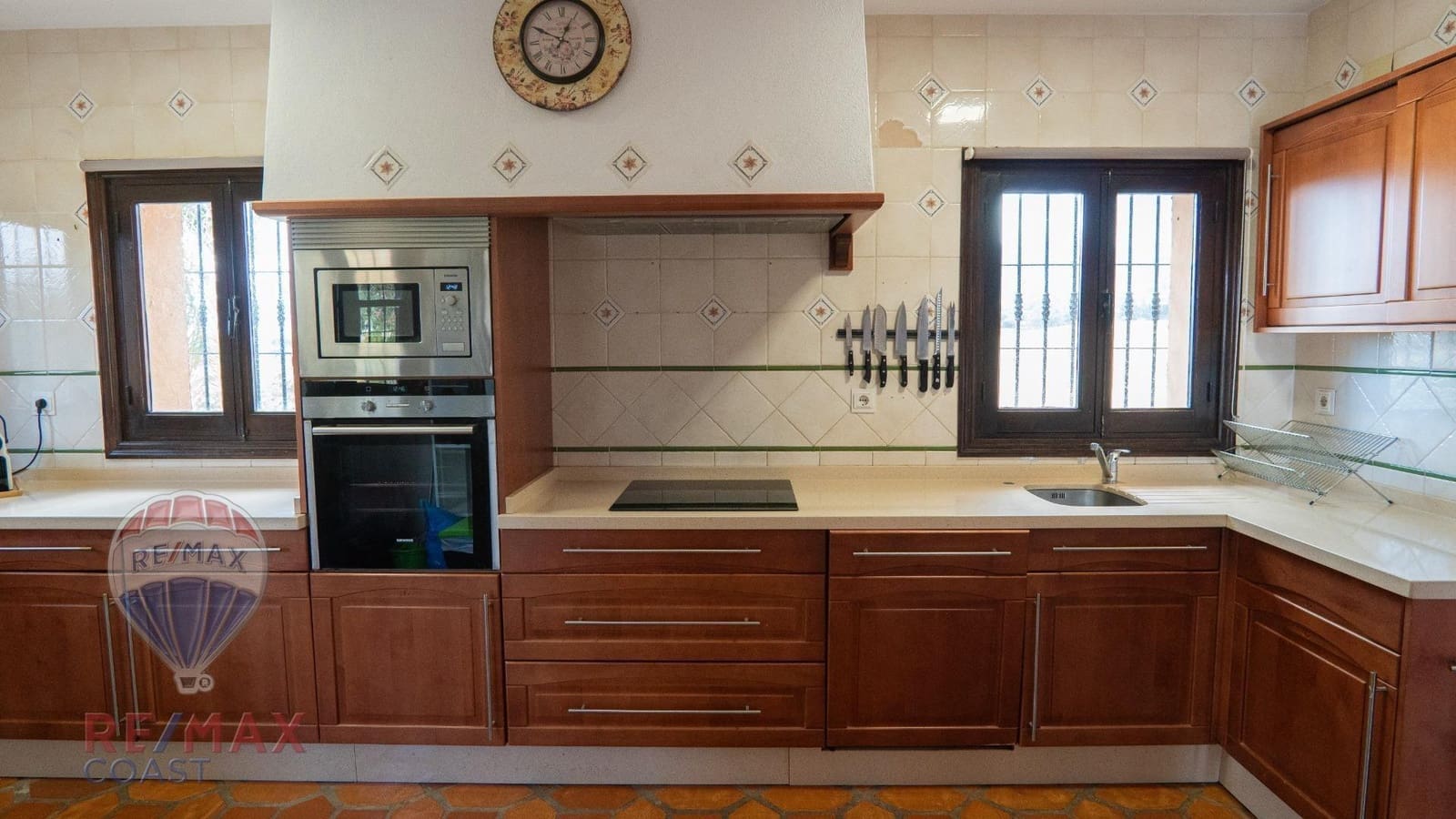 4 quarto Moradia para venda em Alhaurin de la Torre com piscina garagem - 1 050 000 € (Ref: 9341325)